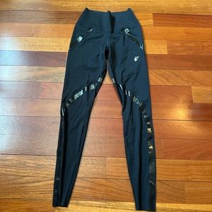 OFF WHITE ATHLEISURE LEGGINGS, Size small, never worn, new without tags